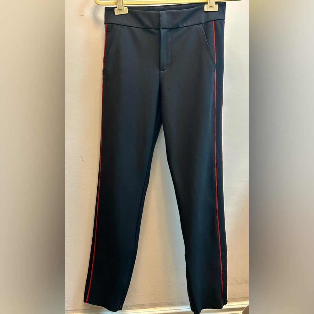 Athleta black w/red piping Stellar Novelty trouser, Sz 8 Excellent condition.